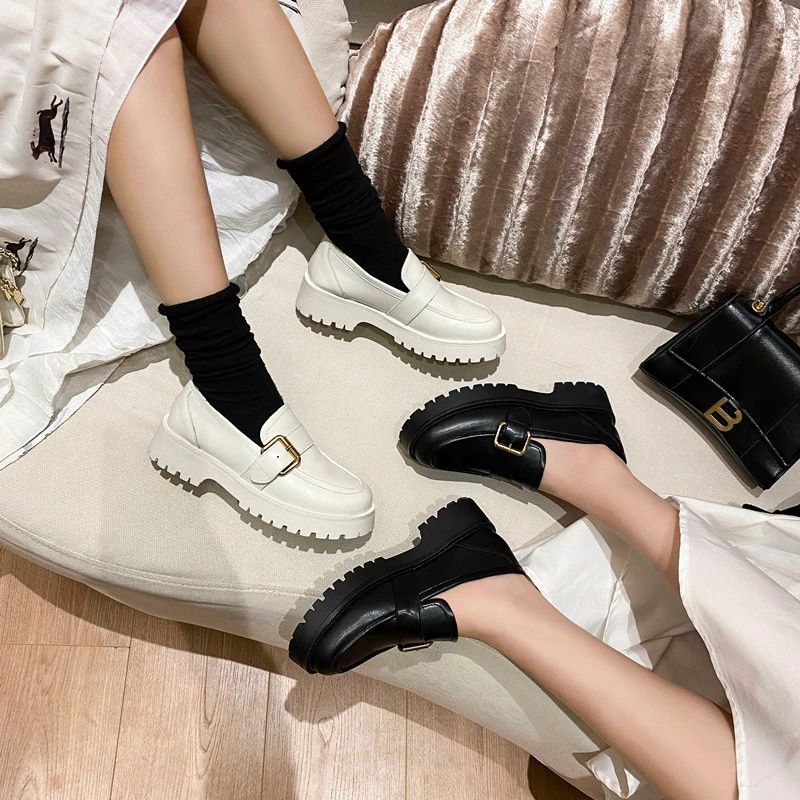 Tula Naisten Platform Slip-on Loafer-kengät - Valkoinen
