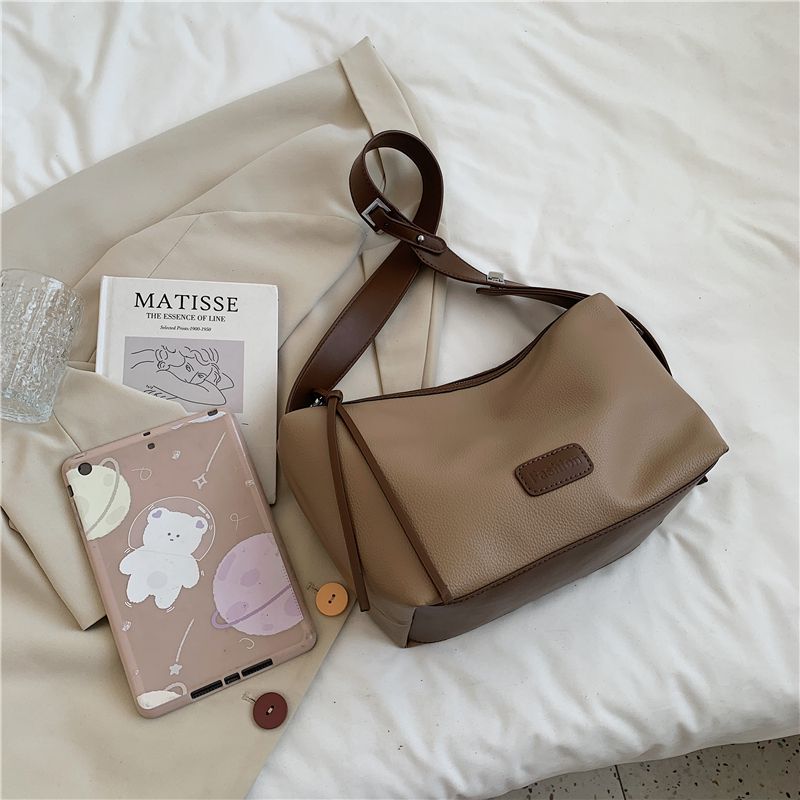 Vennus Naisten Nahkainen Designer-käsilaukku - Musta