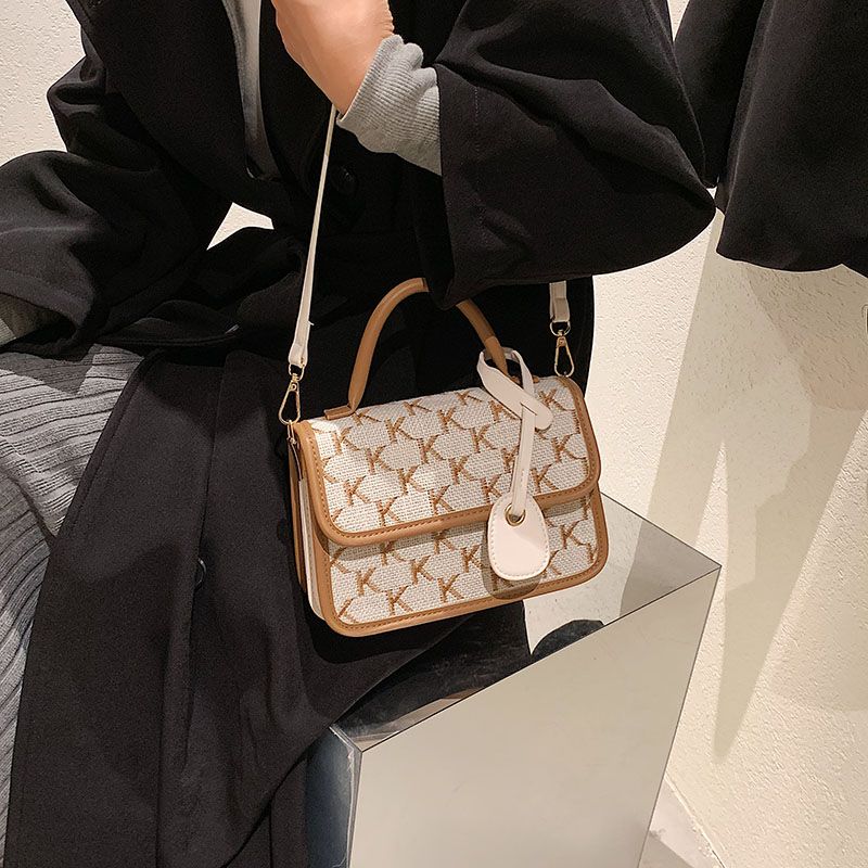 Vernon Naisten Lyhytkahvainen Crossbody Käsilaukku - Valkoinen Khakin Kanssa