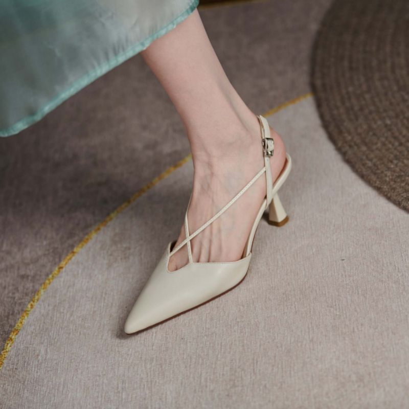 Vika Naisten Teräväkärkiset Nahkasandaalit - Beige
