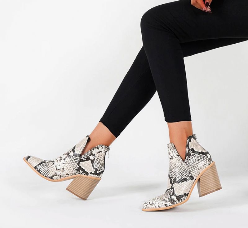 Wild Naisten Saappaat Chelsea Shoes - Musta